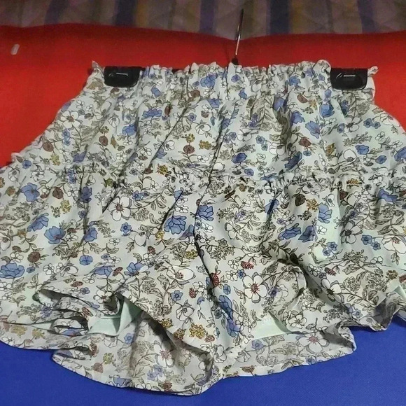 F21 beautiful skort set - Picture 3 of 12